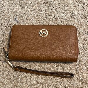 Michael Kors Fulton Large Flat Multifunction Phone Case Wristlet